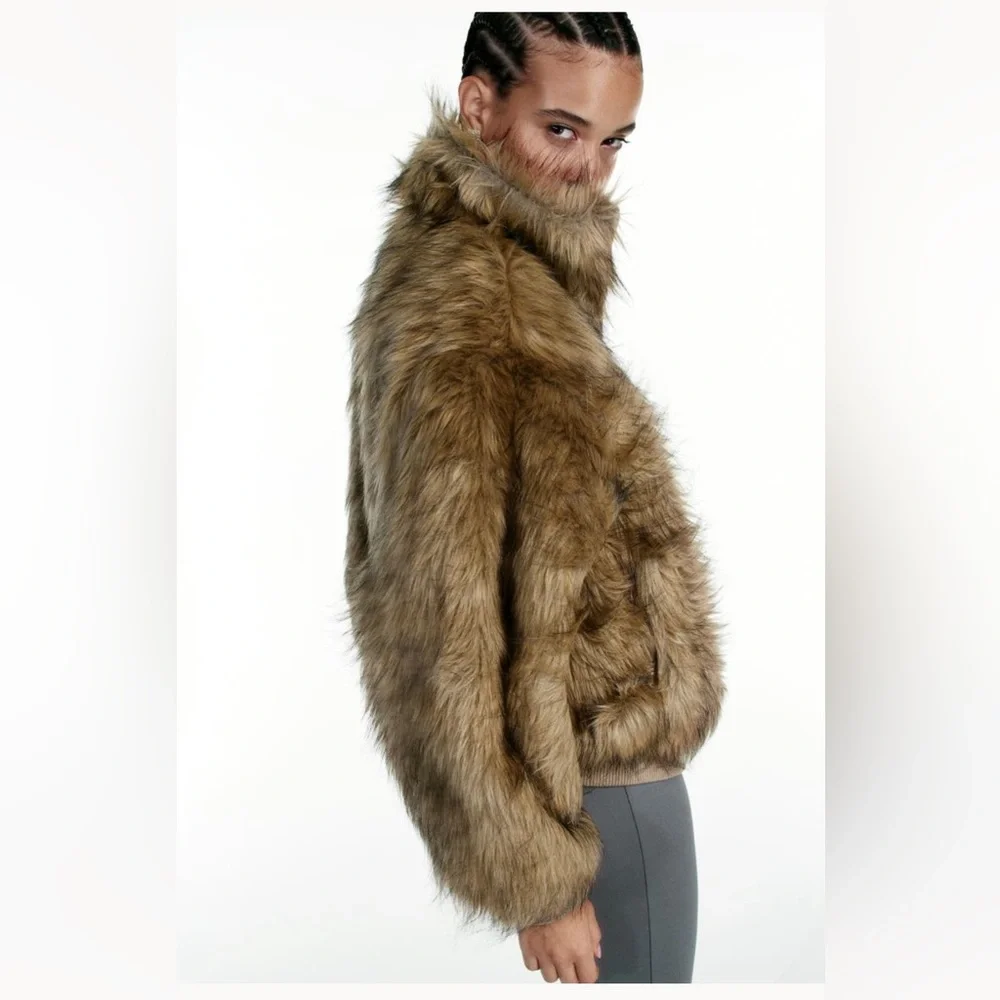 Fluffy jacket - Picture 4 of 9